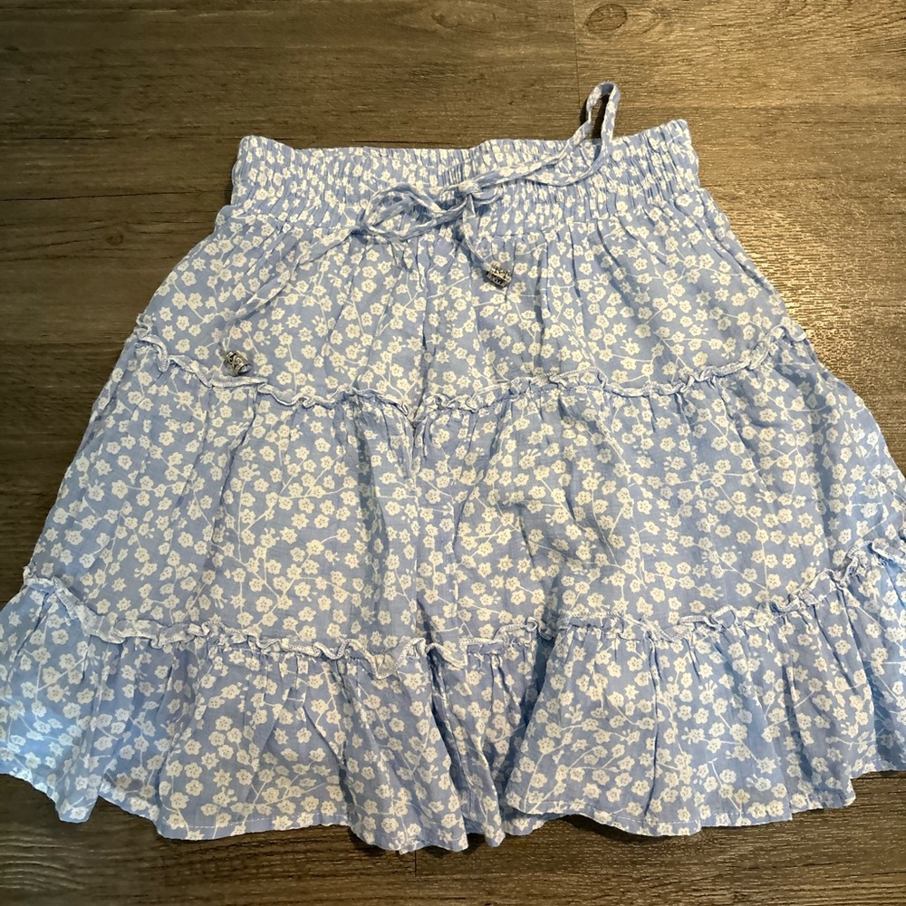 Princess Polly floral blue skirt